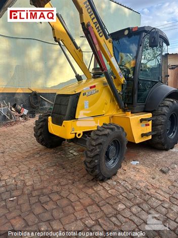 Retro Escavadeira New Holland B95B