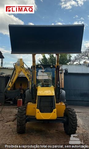 Retro Escavadeira New Holland B95B