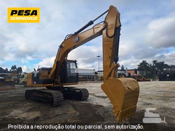 Escavadeira Caterpillar 318D2L