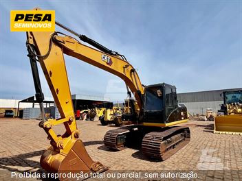 Escavadeira Caterpillar 318D2L
