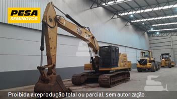 Escavadeira Caterpillar 320