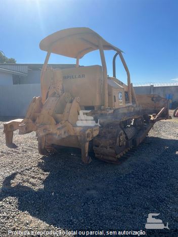Trator de Esteira Caterpillar D4E