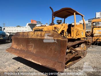 Trator de Esteira Caterpillar D4E