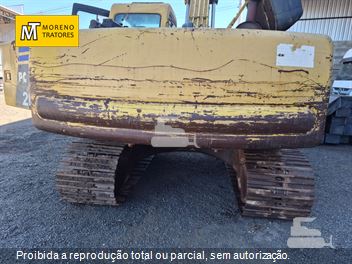 Escavadeira Komatsu PC200