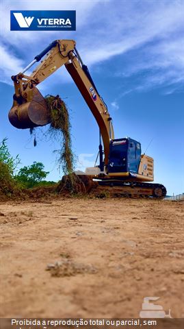 Escavadeira Caterpillar 323