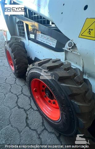 Mini-Carregadeira Bobcat S530