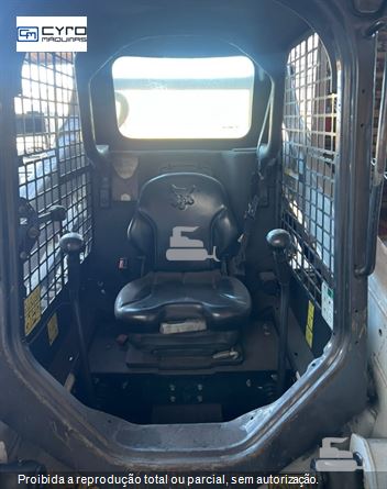 Mini-Carregadeira Bobcat S530