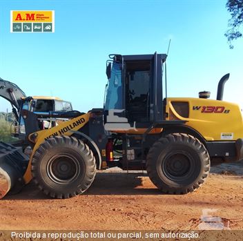 Pá Carregadeira New Holland W130 B