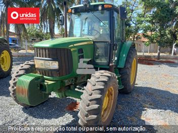 Trator Agrícola John Deere 6100J