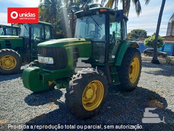 Trator Agrícola John Deere 6100J