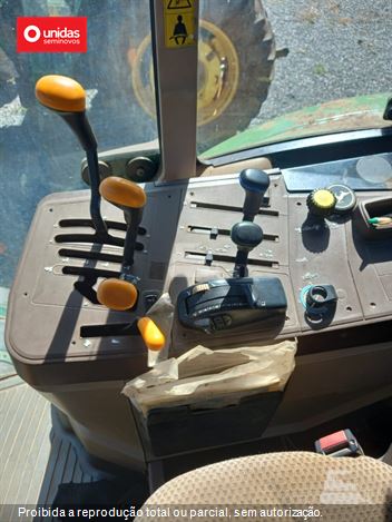 Trator Agrícola John Deere 6100J