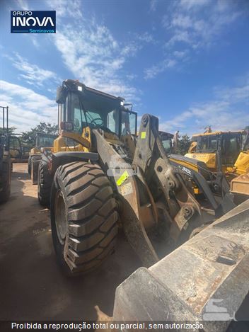 Pá Carregadeira Volvo L90F