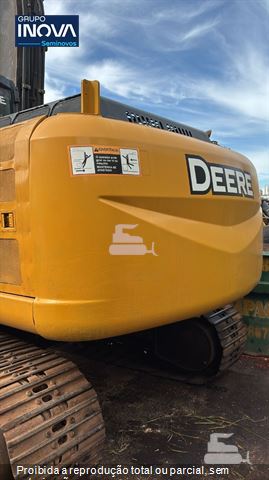 Escavadeira John Deere 200G