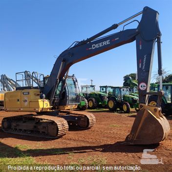Escavadeira John Deere 200G