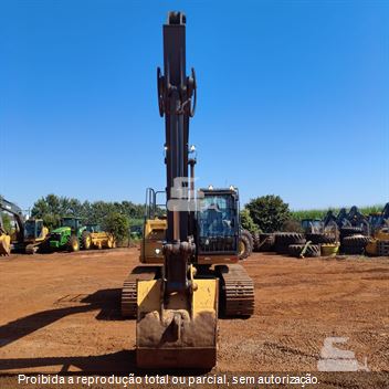 Escavadeira John Deere 200G
