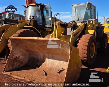 Pá Carregadeira Komatsu WA320