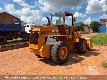 Pá Carregadeira Case W20E