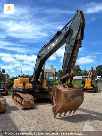 Escavadeira Hyundai R220LC-9