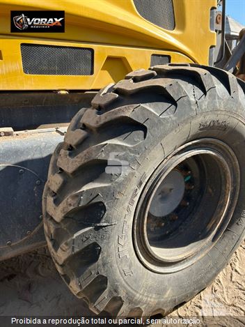 Motoniveladora New Holland RG170B