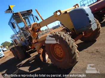 Motoniveladora Komatsu GD555-3