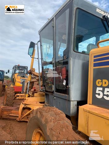Motoniveladora Komatsu GD555-3