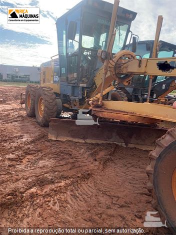 Motoniveladora Komatsu GD555-3