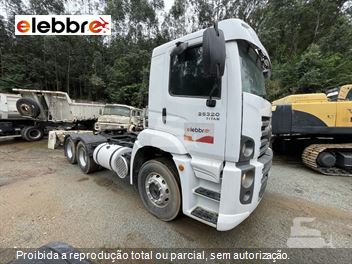 Caminhão Volkswagen 26-260 E Constellation 6x4 3-Eixos 2p (Diesel)