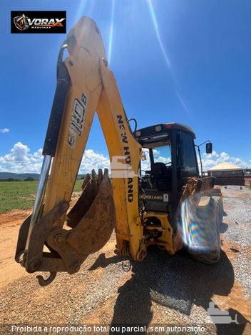 Retro Escavadeira New Holland B110B