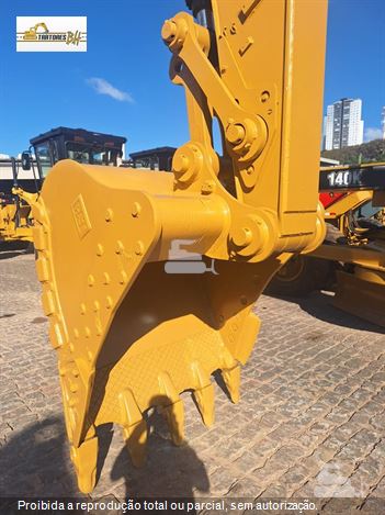 Escavadeira Caterpillar 320