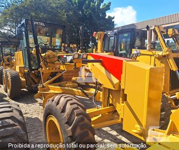 Motoniveladora Caterpillar 140K