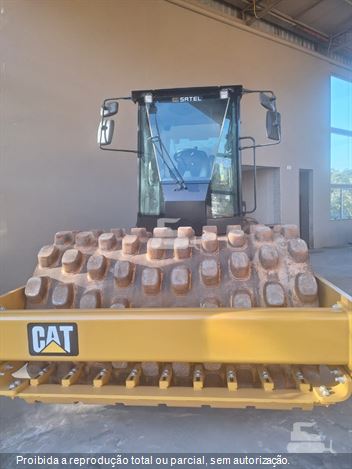 Rolo Compactador Caterpillar CP-54B