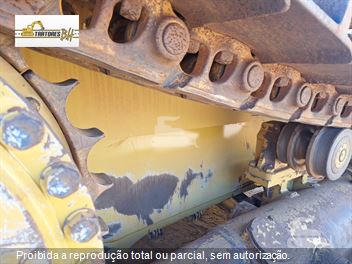 Trator de Esteira Caterpillar D6T