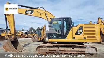 Escavadeira Caterpillar 320