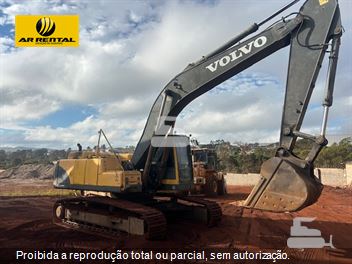 Escavadeira Volvo EC240BLC