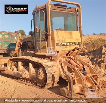 Trator de Esteira Caterpillar D6D