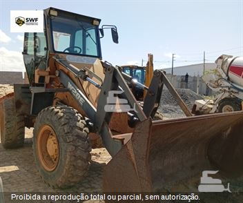 Pá Carregadeira Case W20E