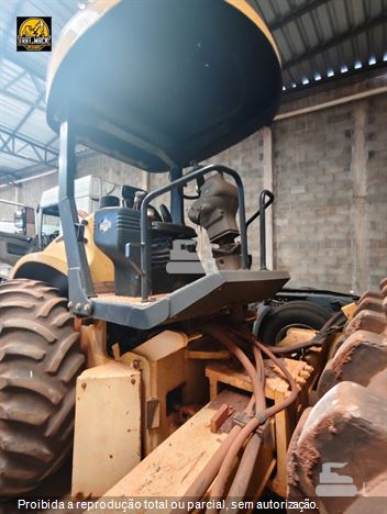 Rolo Compactador Bomag BW 212 D-40