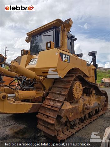 Trator de Esteira Caterpillar D8T