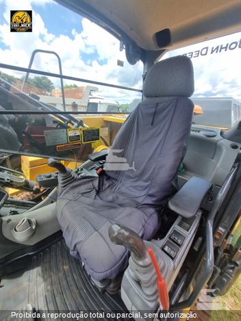 Escavadeira John Deere 210GLC