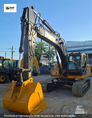 Escavadeira John Deere 210GLC