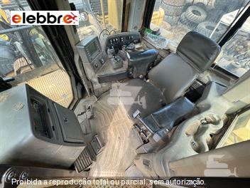 Trator de Esteira Caterpillar D10T