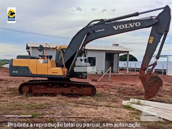 Escavadeira Volvo EC210D