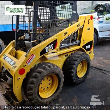 Mini-Carregadeira Caterpillar 226B