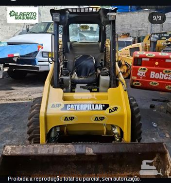 Mini-Carregadeira Caterpillar 226B