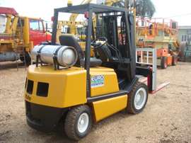 Empilhadeira Yale GP25RE